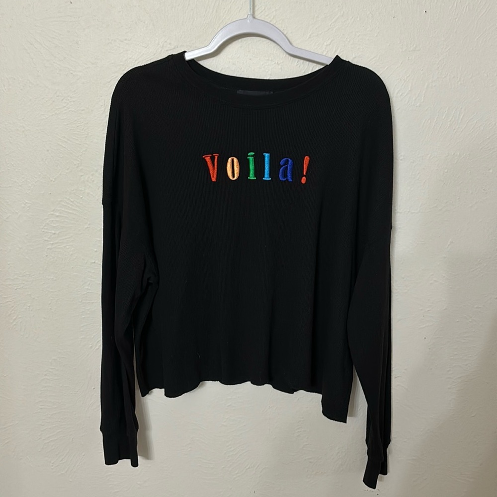 FOREVER 21 SWEATSHIRT “VOILA”